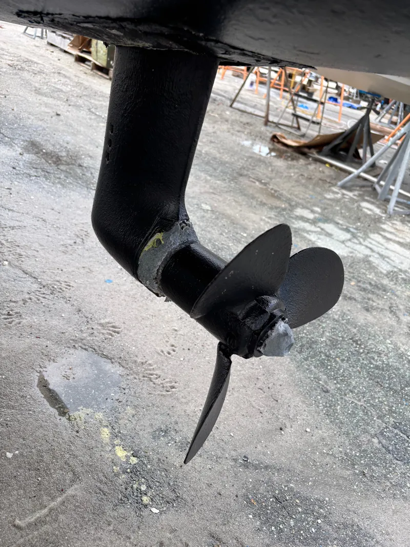 Slide: The Image of Manta 40' 1999 - 61