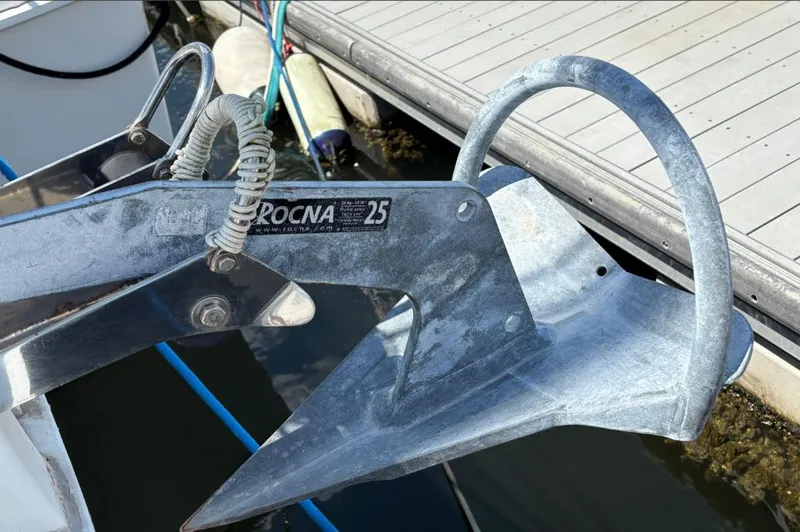 Slide: The Image of Manta 40' 1999 - 9