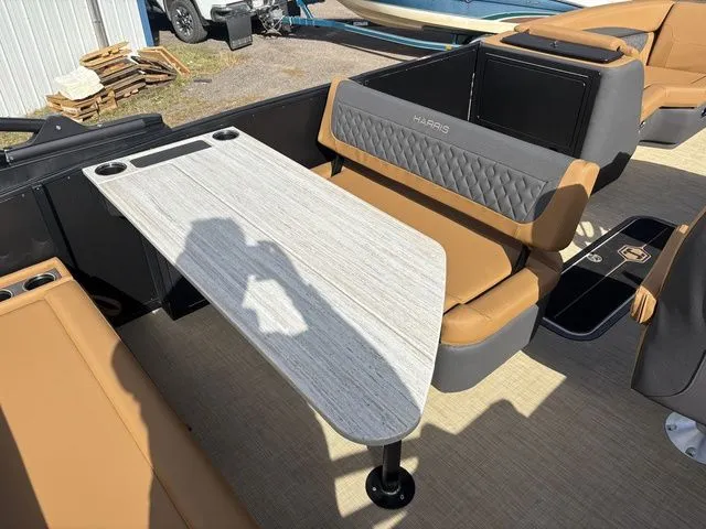 Slide: The Image of Harris Sunliner 230 SLE 2026 - 10