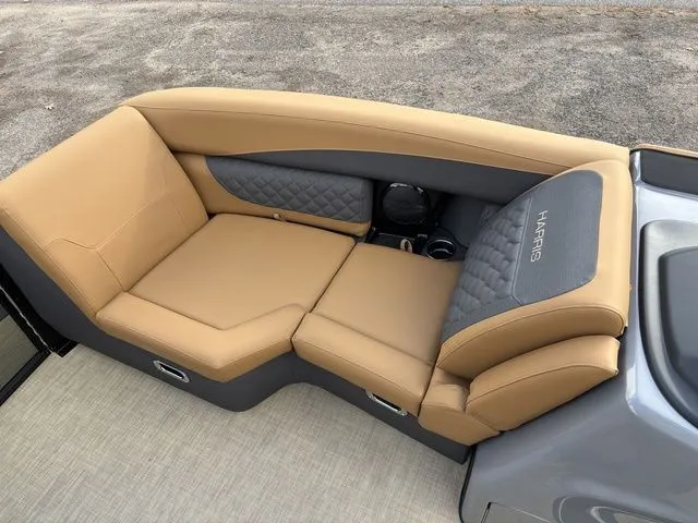 Slide: The Image of Harris Sunliner 230 SLE 2026 - 16