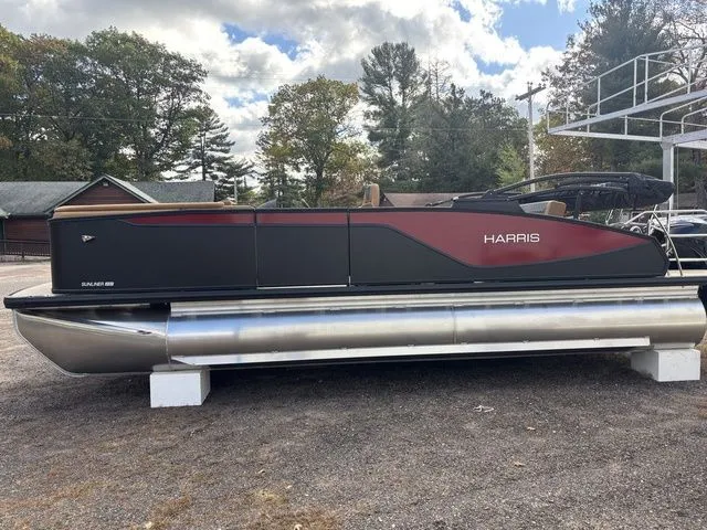 Slide: The Image of Harris Sunliner 230 SLE 2026 - 5