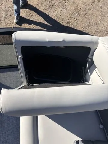 Slide: The Image of Harris SUNLINER 230 SLDH 2026 - 12