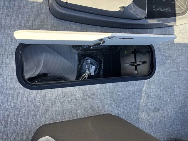 Slide: The Image of Harris SUNLINER 230 SLDH 2026 - 14