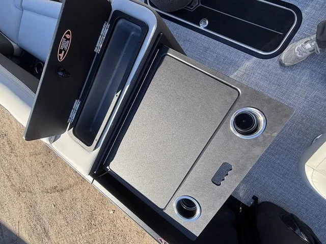 Slide: The Image of Harris SUNLINER 230 SLDH 2026 - 22