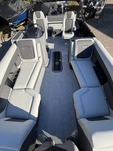 Slide: The Image of Harris SUNLINER 230 SLDH 2026 - 9