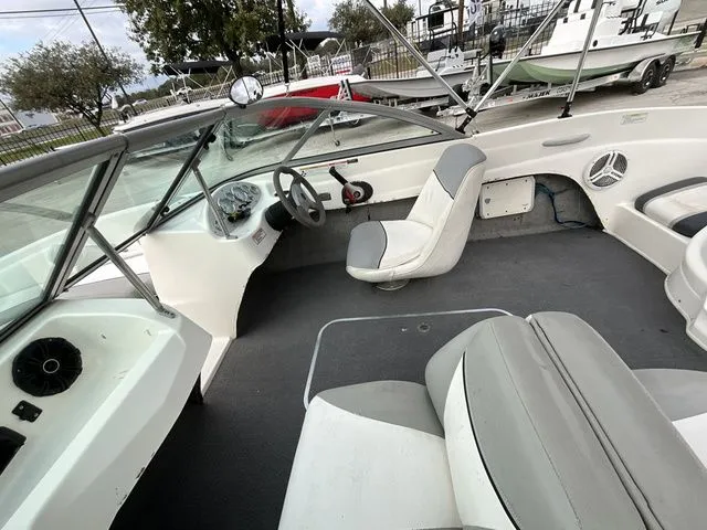 Slide: The Image of Bayliner 175 Bowrider 2011 - 14
