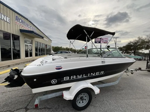 Slide: The Image of Bayliner 175 Bowrider 2011 - 4