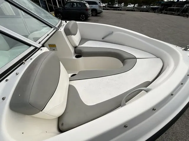 Slide: The Image of Bayliner 175 Bowrider 2011 - 6