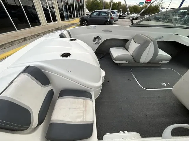 Slide: The Image of Bayliner 175 Bowrider 2011 - 7