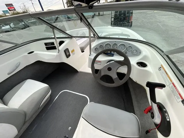 Slide: The Image of Bayliner 175 Bowrider 2011 - 9