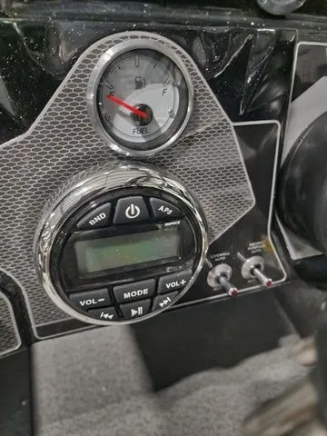 Slide: The Image of Lund 2075 Pro-V Bass XS 2026 - 11