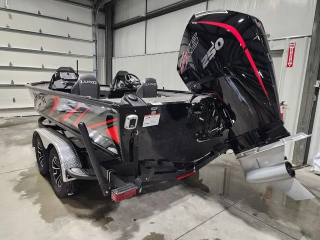 Slide: The Image of Lund 2075 Pro-V Bass XS 2026 - 14