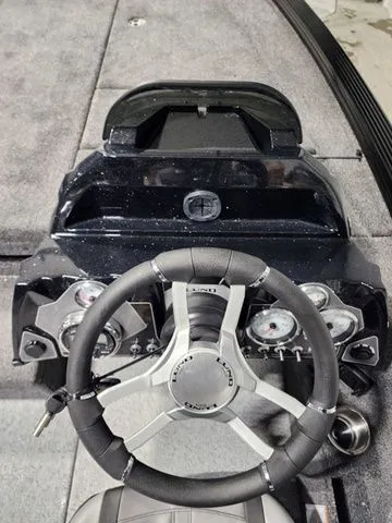 Slide: The Image of Lund 2075 Pro-V Bass XS 2026 - 8