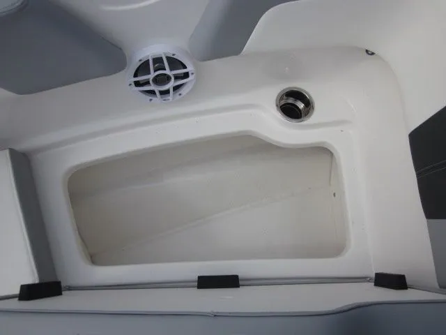 Slide: The Image of Chaparral 23 SSi 2025 - 10