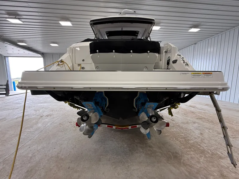 Slide: The Image of Sea Ray Sundancer 320 2021 - 5