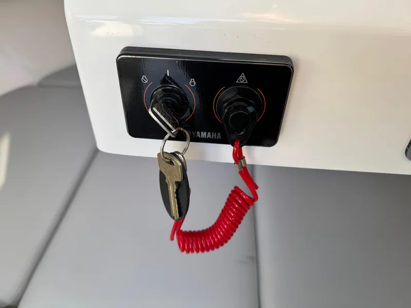 Slide: The Image of Defiance Admiral 220 EX 2026 - 50