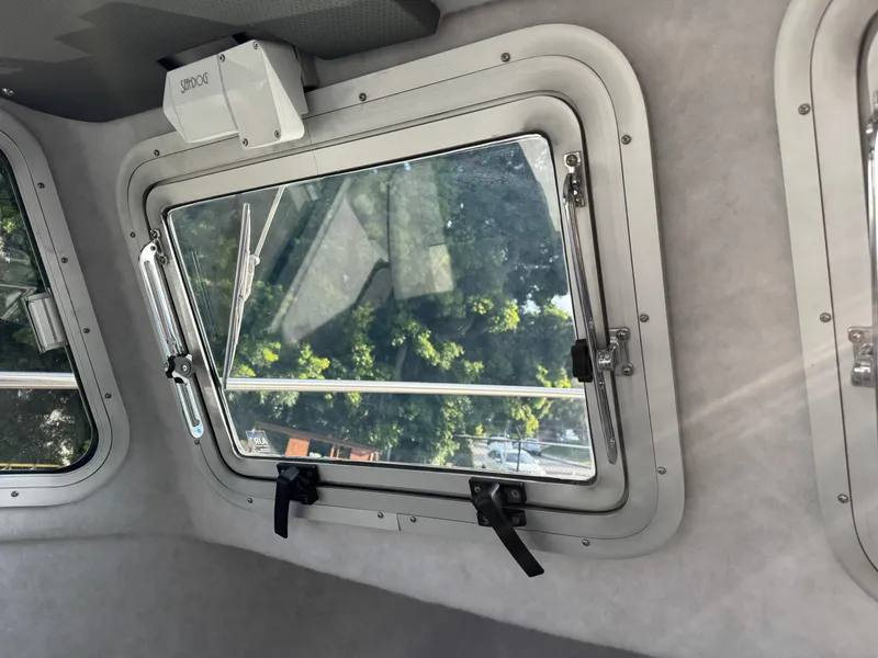 Slide: The Image of Defiance Admiral 220 EX 2026 - 53