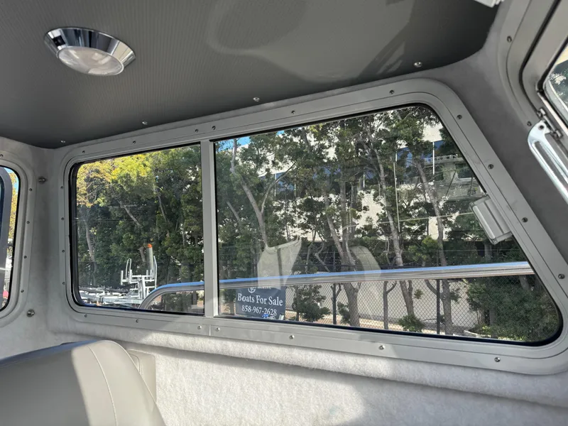 Slide: The Image of Defiance Admiral 220 EX 2026 - 54