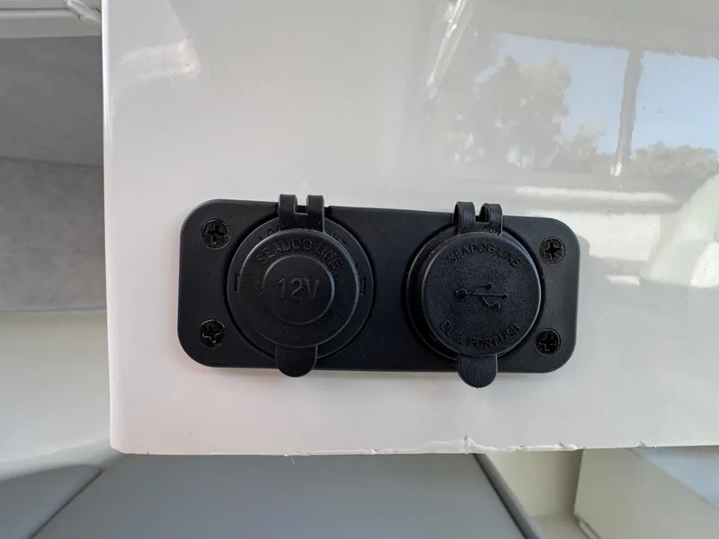 Slide: The Image of Defiance Admiral 220 EX 2026 - 59