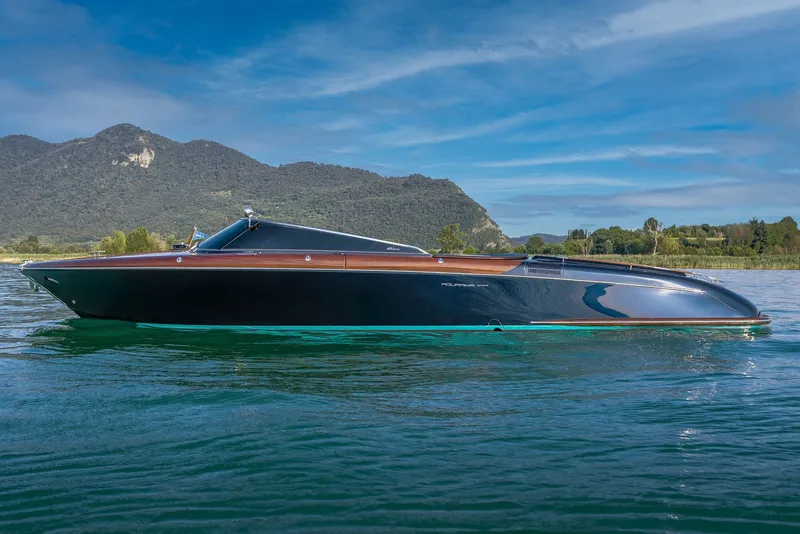 Slide: The Image of Riva 33' AQUARIVA SPECIAL 2026 - 3