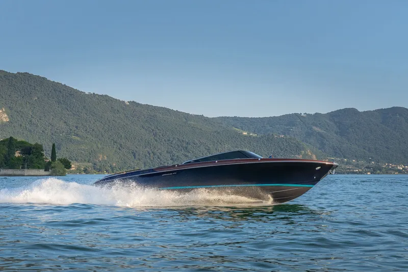 Slide: The Image of Riva 33' AQUARIVA SPECIAL 2026 - 4