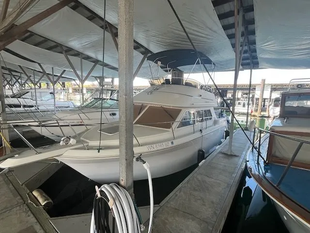 Slide: The Image of Carver Yachts 280 1997 - 1