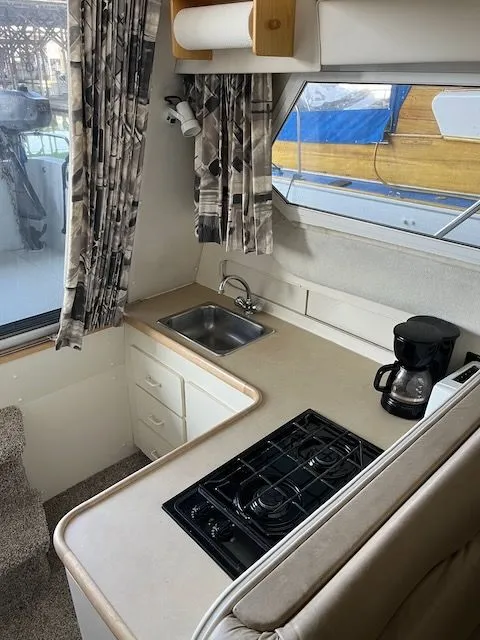 Slide: The Image of Carver Yachts 280 1997 - 10