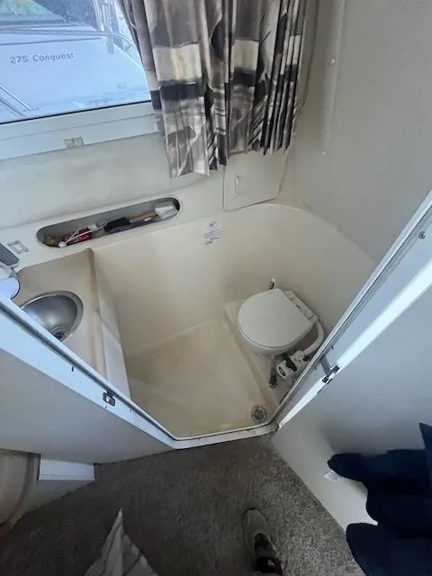 Slide: The Image of Carver Yachts 280 1997 - 16