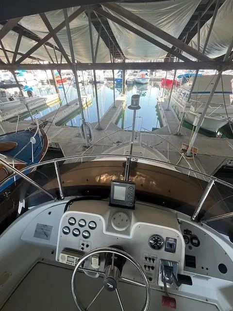 Slide: The Image of Carver Yachts 280 1997 - 7