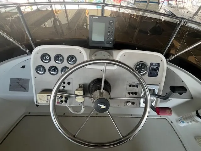 Slide: The Image of Carver Yachts 280 1997 - 8