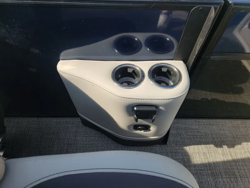 Slide: The Image of Barletta 22 CC TRITOON 2024 - 11