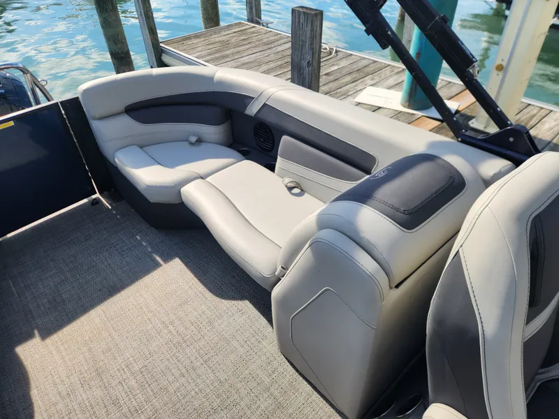 Slide: The Image of Barletta 22 CC TRITOON 2024 - 19