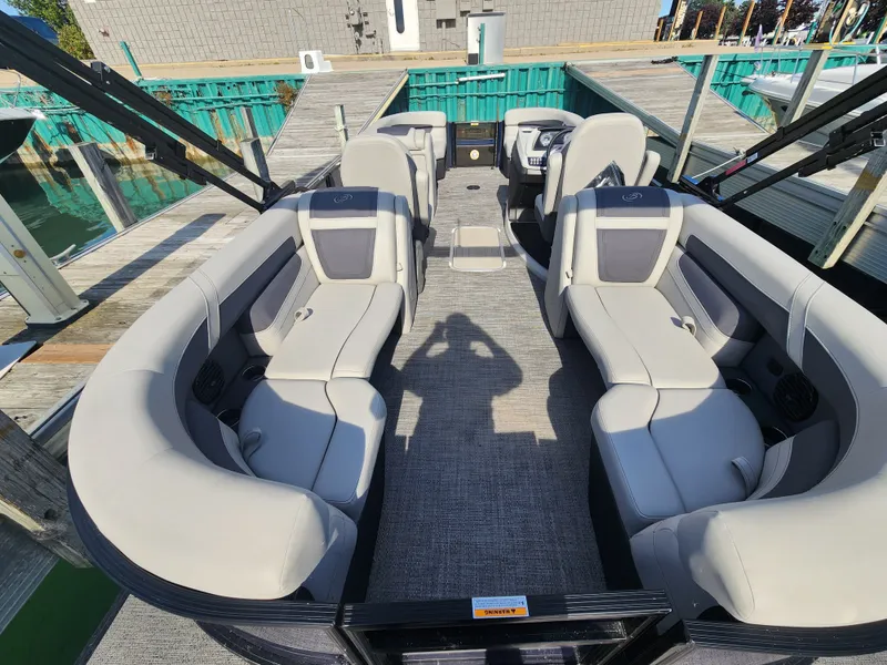 Slide: The Image of Barletta 22 CC TRITOON 2024 - 6