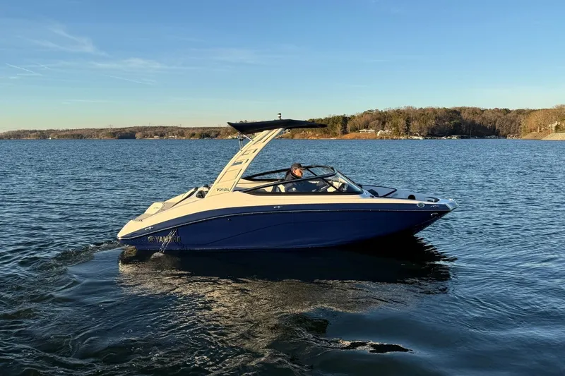 Slide: The Image of Yamaha 195S 2026 - 4