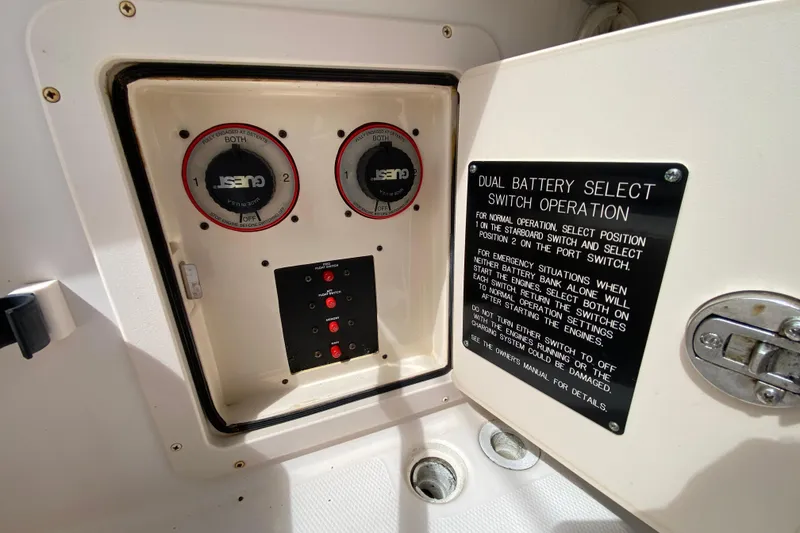 Slide: The Image of Dual battery switch panel on 2005 Grady-White Advance 257 boat. - 44