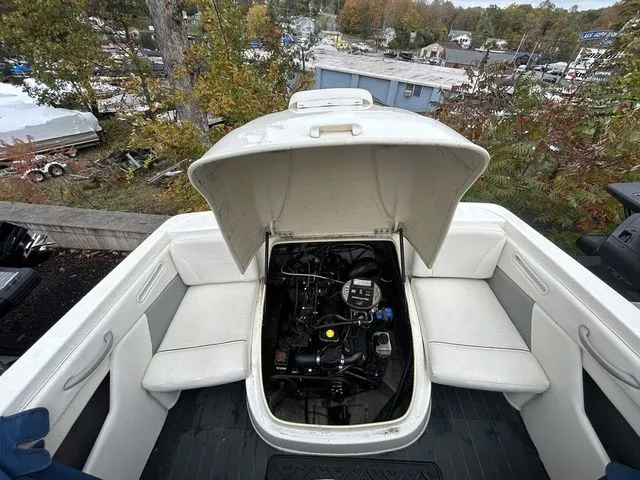 Slide: The Image of Bayliner 195 Discovery 2011 - 10