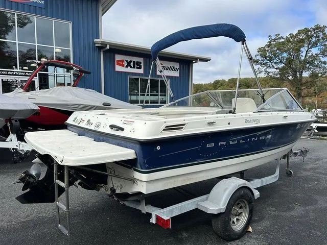 Slide: The Image of Bayliner 195 Discovery 2011 - 5