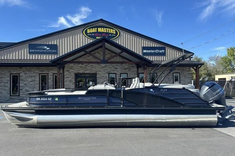 The Image of 2021 Bennington 24 RTFB pontoon boat parked outside Boat Masters dealership. - 1