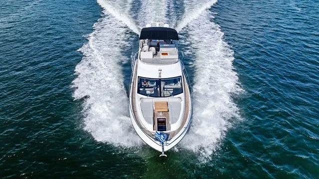 Slide: The Image of Sunseeker Manhattan 52 2017 - 29