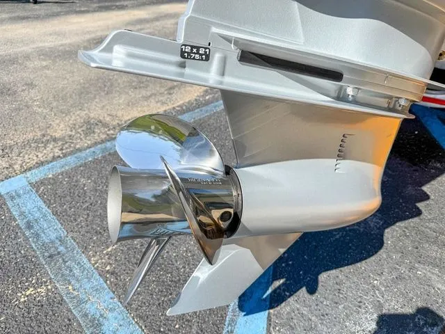 Slide: The Image of Crownline Boats 270 XSS 2026 - 10