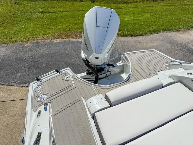 Slide: The Image of Crownline Boats 270 XSS 2026 - 13