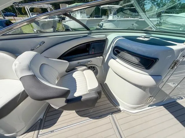 Slide: The Image of Crownline Boats 270 XSS 2026 - 18
