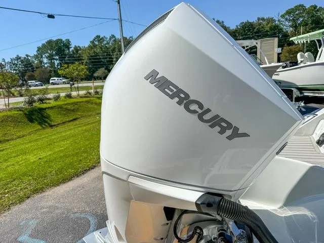 Slide: The Image of Crownline Boats 270 XSS 2026 - 8