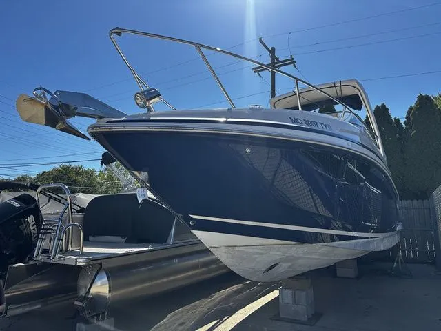 The Image of Regal 28 Express 2014 - 1