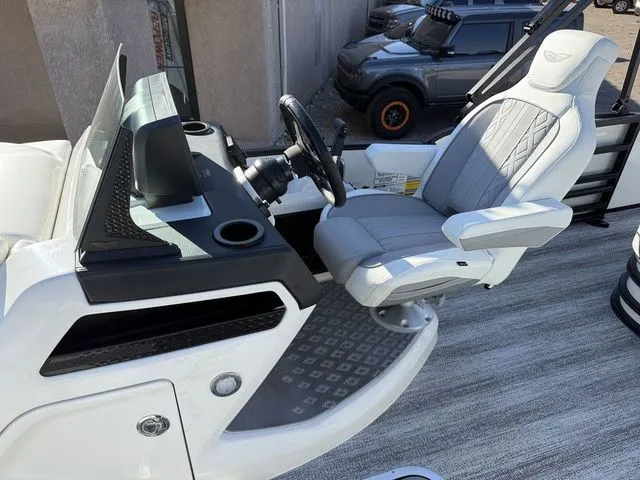 Slide: The Image of Bennington M Swingback 22 MSB 2026 - 8