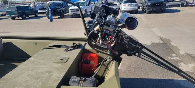 Slide: The Image of Tracker Grizzly 1648 Utility 2026 - 9