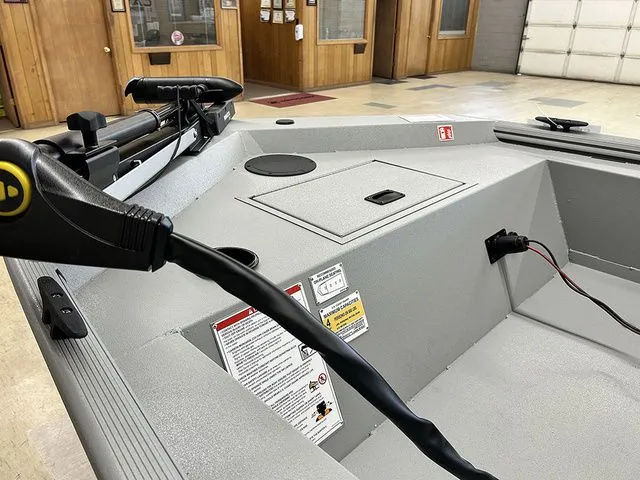 Slide: The Image of Lowe Skorpion SS 2026 - 4