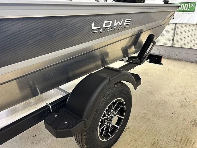 Slide: The Image of Lowe Skorpion SS 2026 - 6