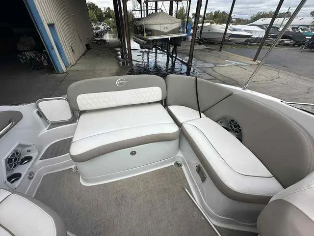 Slide: The Image of Crownline Boats Eclipse E2 2017 - 12