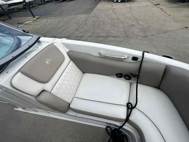 Slide: The Image of Crownline Boats Eclipse E2 2017 - 5